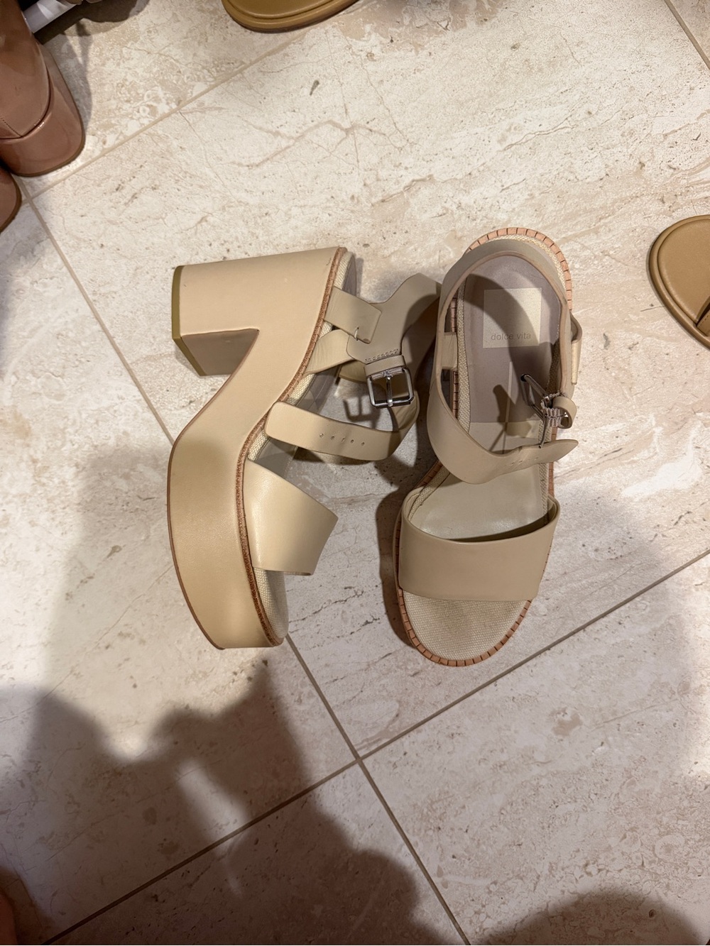 DOLCE VITA Light tan platform block heel